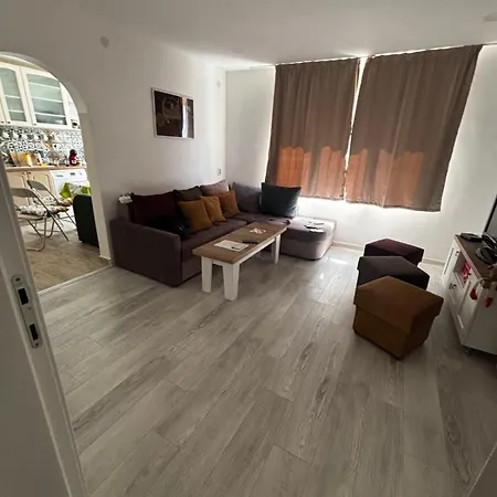 Appartement апартаменът у град