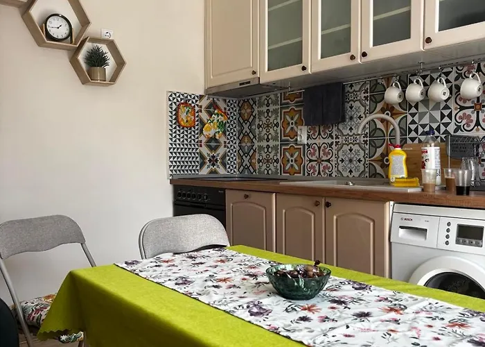 апартаменът у град アパート *